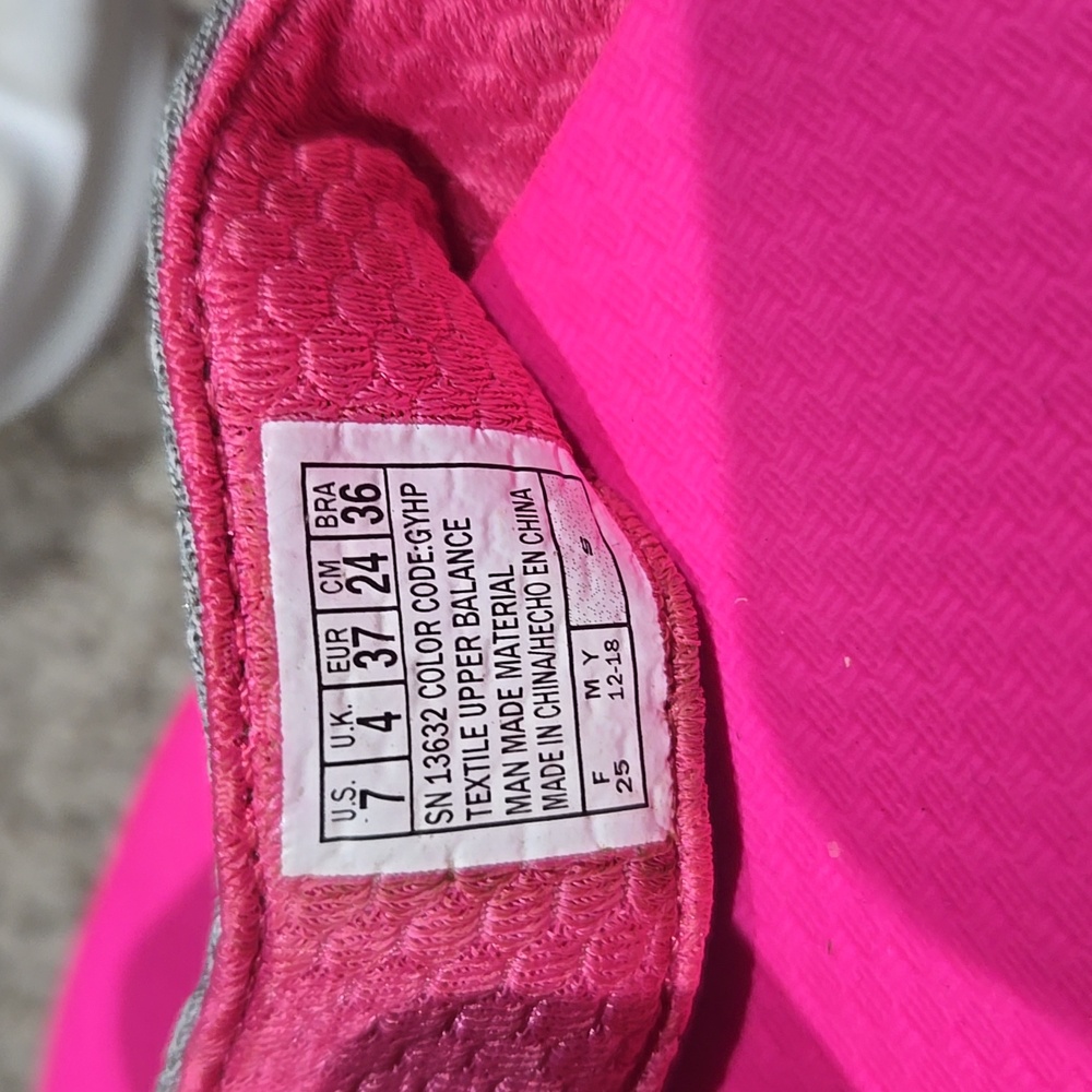 Skechers Women's Sandals in Pink and Gray - Picture 4 of 4